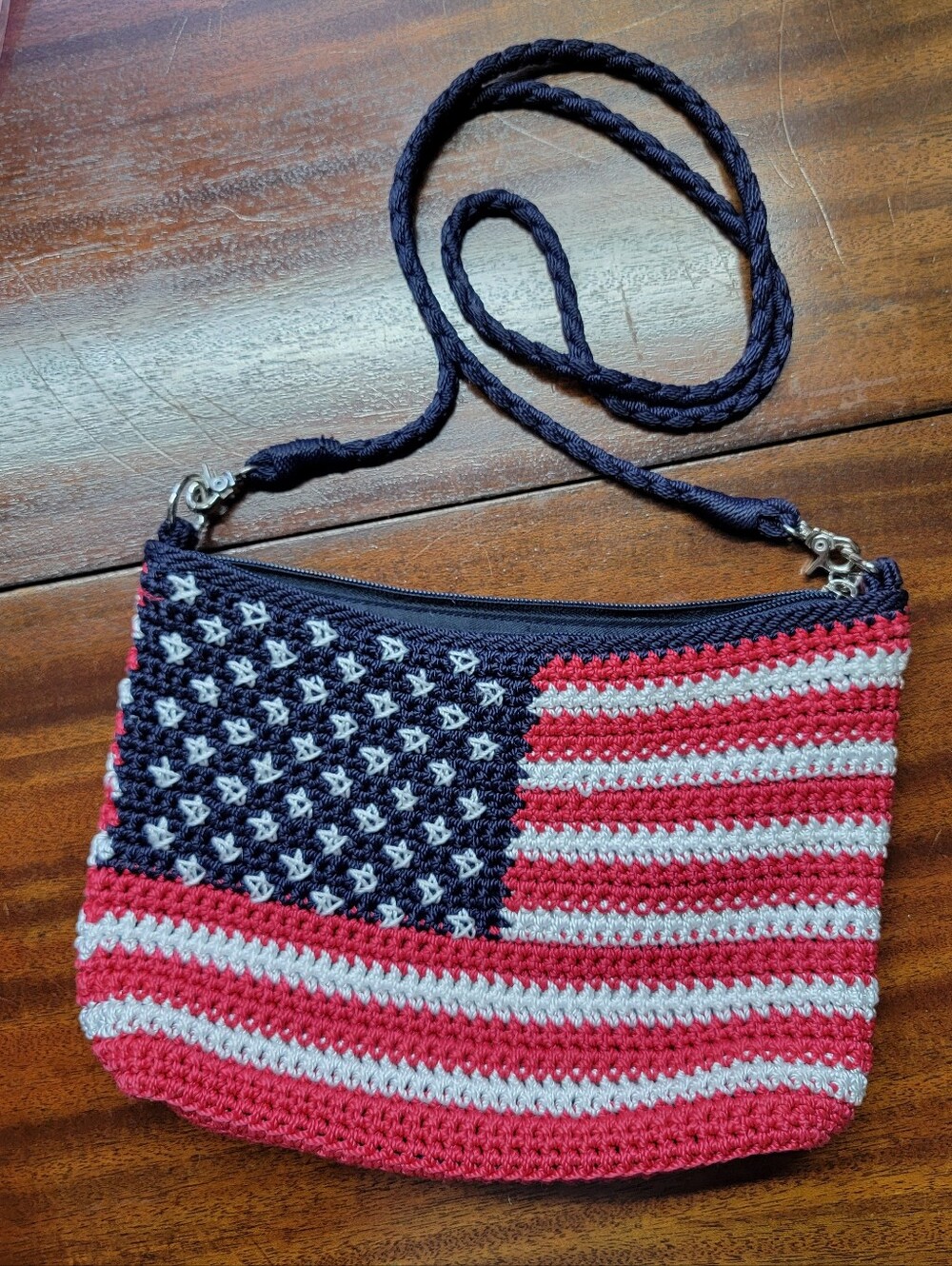 VTG The Sak American Flag Crochet Cross-body Full-zip Bag USA Patriotic